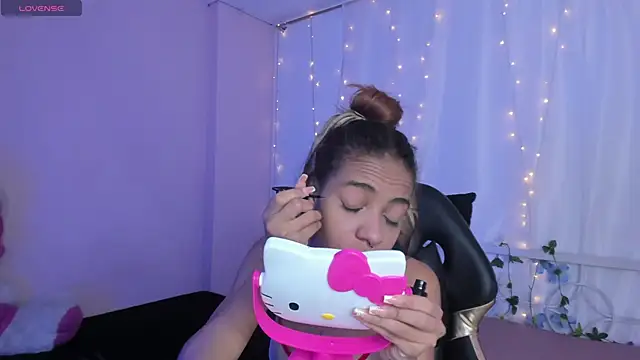 Abigail Wilson  online show from February 2, 2025, 12:57 pm