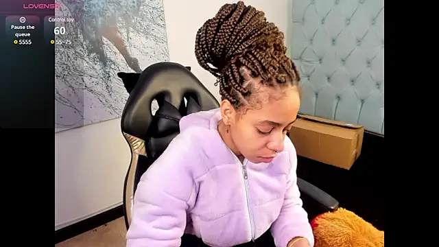 Abigail Wilson  online show from March 4, 2025, 8:05 pm