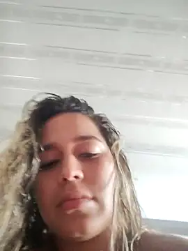 LaurenWelly  online show from February 21, 2026, 9:05 pm