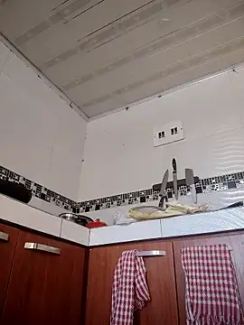 LaurenWelly  online show from April 12, 2026, 8:36 pm