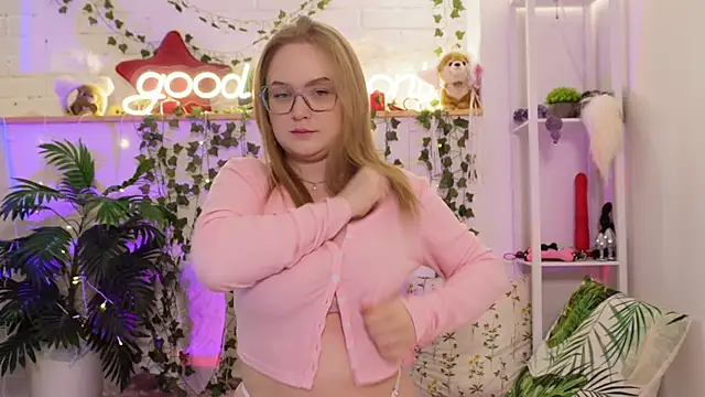 MonicaAsis online show from February 12, 2026, 6:14 pm