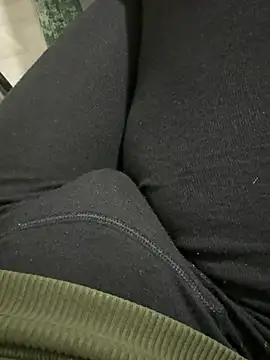 Snapshot of homidor chatting on February 5, 2025, 10:12 pm homidor online show from February 5, 2025, 10:12 pm