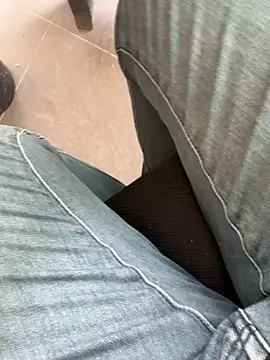 Snapshot of homidor chatting on March 4, 2025, 12:33 pm homidor online show from March 4, 2025, 12:33 pm