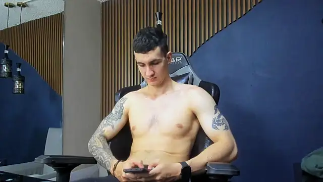 JacksonOlsenn online show from February 9, 2025, 3:23 pm