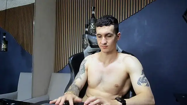 JacksonOlsenn online show from February 12, 2025, 6:19 pm