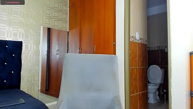 evelyn wine online show from March 10, 2025, 8:34 pm