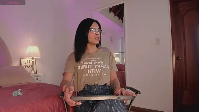 evelyn wine online show from January 5, 2026, 9:29 pm