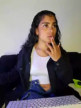 NINA 18 YEARS online show from December 18, 2024, 9:51 pm