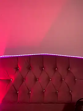 NINA 18 YEARS online show from October 6, 2025, 10:51 pm