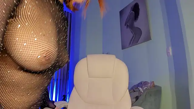 TinaJonnes  online show from September 19, 2025, 7:32 am