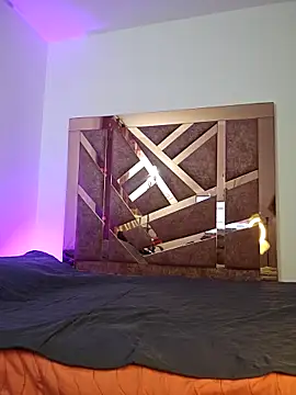 sharondeluxe1 online show from April 25, 2026, 4:37 am