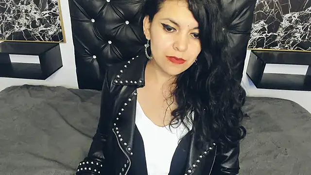 scarlett w0lf online show from January 29, 2025, 7:43 pm