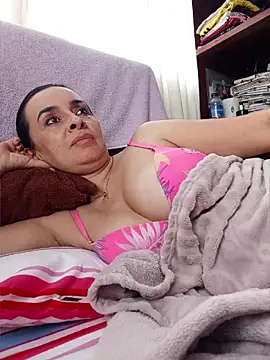 Samantha Sullivan  online show from March 23, 2026, 1:48 pm