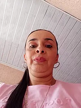 Samantha Sullivan  online show from April 7, 2026, 2:39 pm