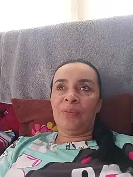 Samantha Sullivan  online show from April 16, 2026, 12:17 pm