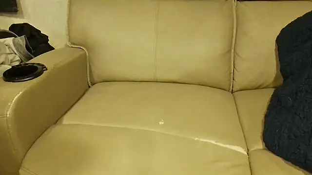 overaveragefreak4you online show from March 9, 2026, 7:34 am