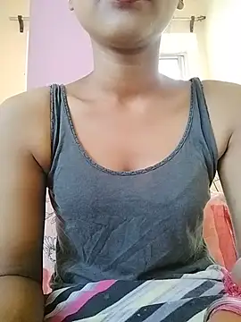 MISSQUEEN48 online show from June 8, 2026, 6:36 am