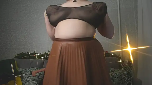 Snapshot of Kira_Citro chatting on December 18, 2024, 11:19 pm Kira Citro online show from December 18, 2024, 11:19 pm