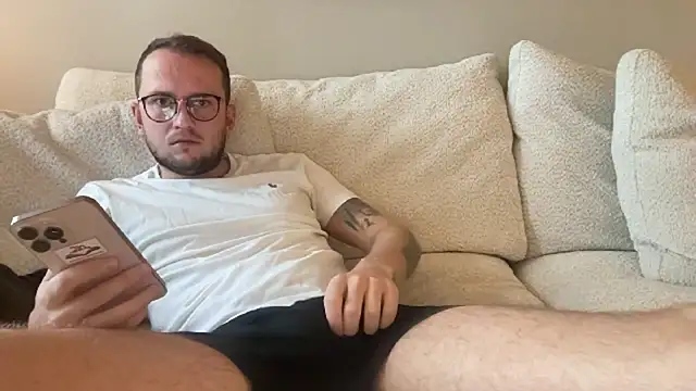 Snapshot of thehornyguy97 chatting on October 4, 2025, 8:23 am thehornyguy97 online show from October 4, 2025, 8:23 am