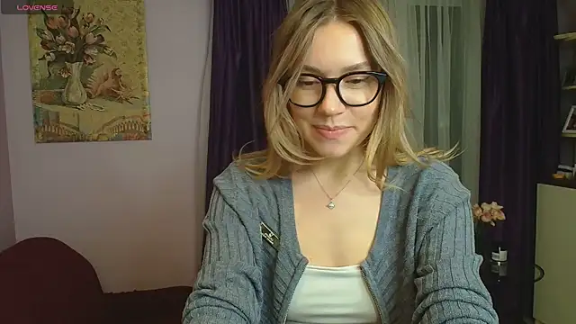 Snapshot of TaylorBre chatting on December 11, 2024, 5:53 am TaylorBre online show from December 11, 2024, 5:53 am