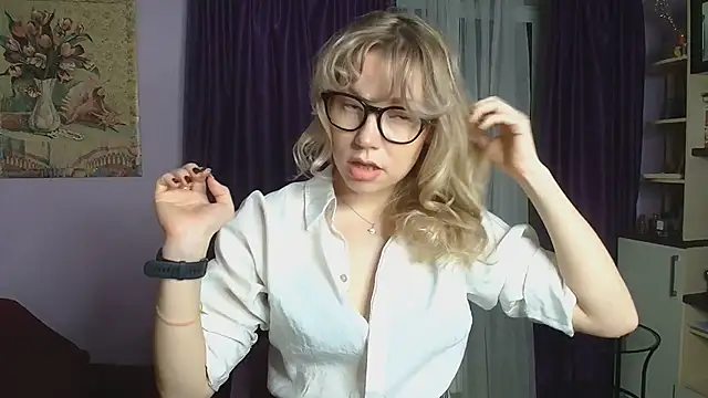 Snapshot of TaylorBre chatting on December 21, 2024, 1:32 pm TaylorBre online show from December 21, 2024, 1:32 pm