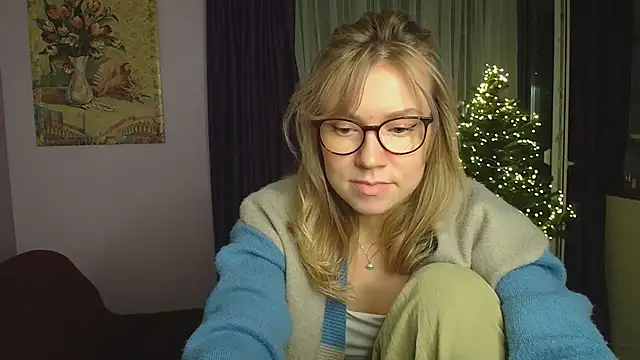 Snapshot of TaylorBre chatting on December 25, 2024, 8:50 pm TaylorBre online show from December 25, 2024, 8:50 pm