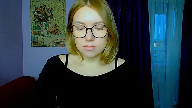 TaylorBre online show from November 17, 2025, 6:41 am