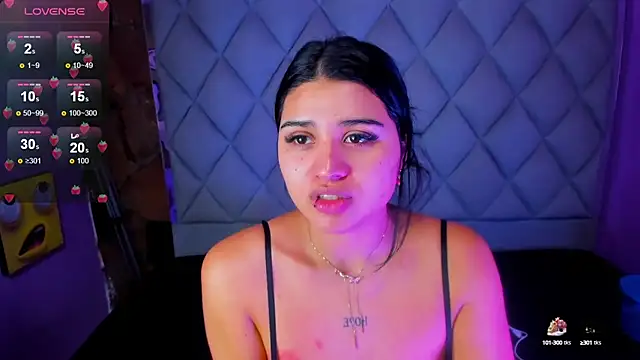 venusowen  online show from September 9, 2025, 1:21 pm