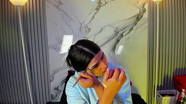 venusowen  online show from April 2, 2026, 1:09 pm