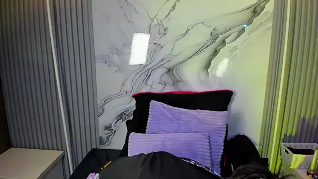 venusowen  online show from April 6, 2026, 1:45 pm