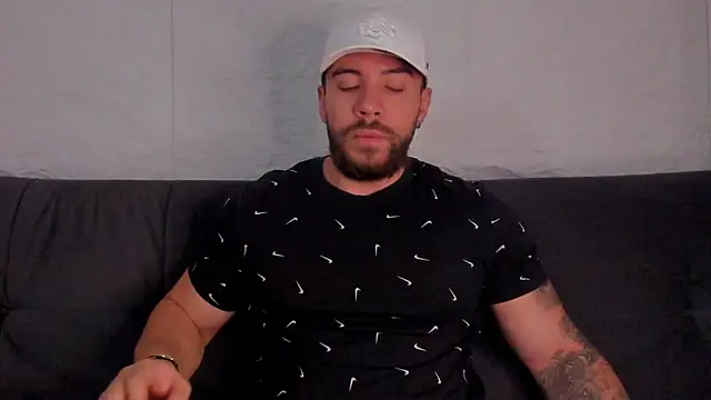 Snapshot of _dreammr1_ chatting on October 20, 2025, 10:54 pm dreammr1 online show from October 20, 2025, 10:54 pm