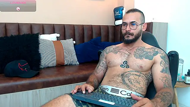 hanz col online show from March 12, 2025, 10:37 am