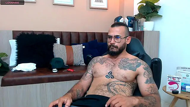 hanz col online show from March 13, 2025, 2:44 pm