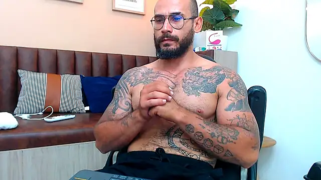 hanz col online show from March 17, 2025, 2:01 pm