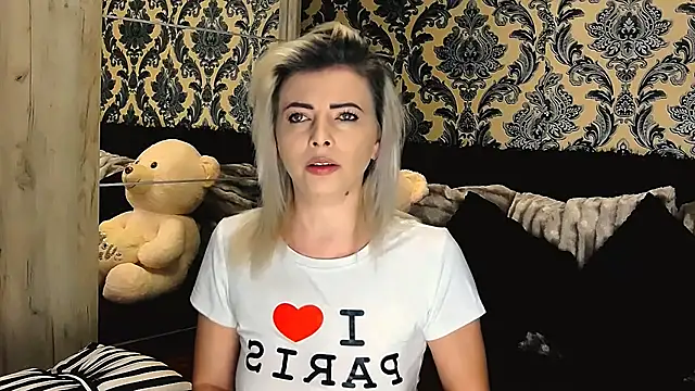 Snapshot of Aly_girl1 chatting on January 23, 2025, 9:18 am Aly girl1 online show from January 23, 2025, 9:18 am