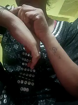 Snapshot of Hotty-queen chatting on October 9, 2025, 6:50 pm Hotty-queen online show from October 9, 2025, 6:50 pm