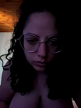 Snapshot of babyluna939 chatting on December 17, 2025, 4:46 pm babyluna939 online show from December 17, 2025, 4:46 pm