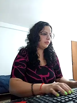 babyluna939 online show from April 13, 2026, 8:03 pm