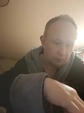 X46x online show from October 13, 2025, 4:01 am