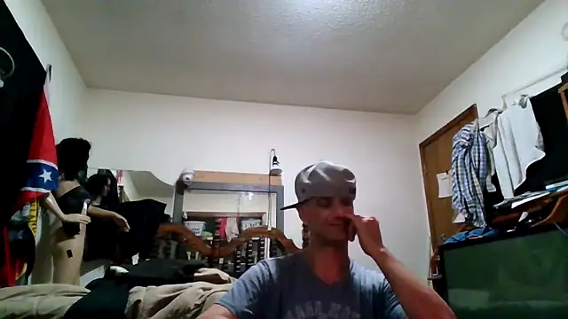 Snapshot of slinginbigD chatting on April 19, 2026, 4:23 am slinginbigD online show from April 19, 2026, 4:23 am