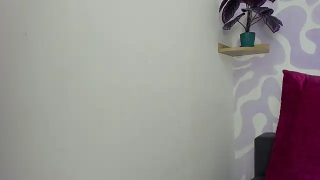 Little Ivy online show from September 27, 2025, 11:59 am