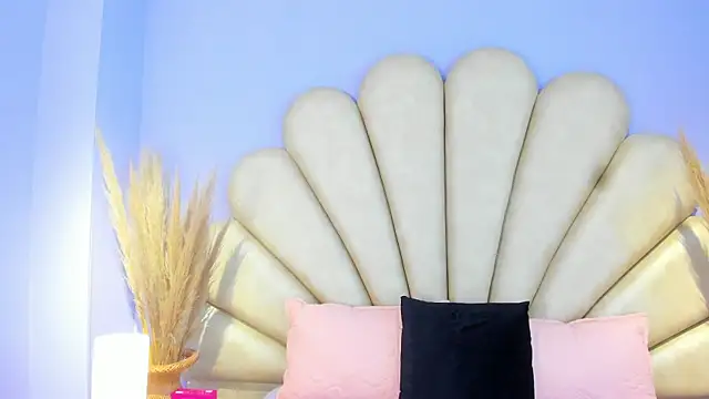 Snapshot of Isis_Osman chatting on June 19, 2026, 7:17 pm Isis Osman online show from June 19, 2026, 7:17 pm