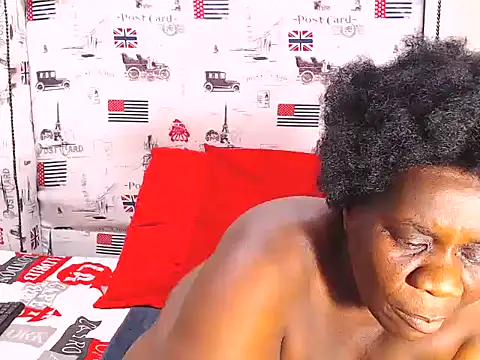 Honeybumsx32 online show from September 10, 2025, 7:19 am