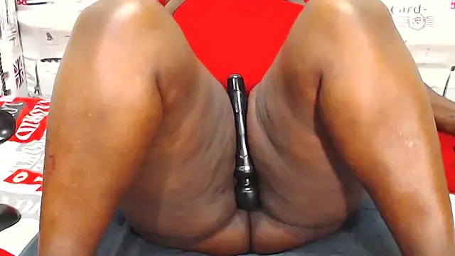 Honeybumsx32 online show from March 18, 2026, 3:48 pm