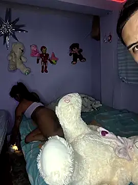 MelissaAndZeuss online show from April 24, 2026, 4:37 am