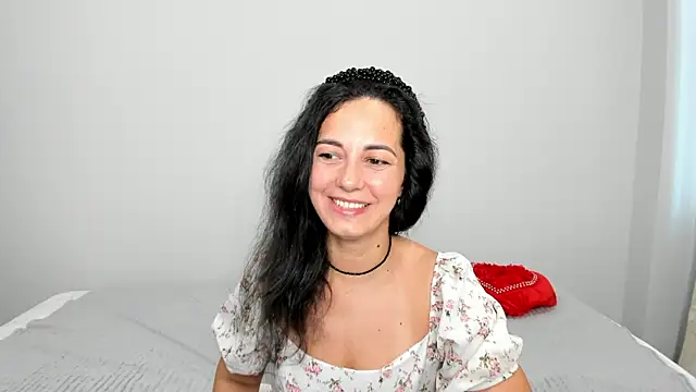 Linda Insatiable online show from June 14, 2026, 1:25 am