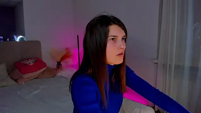 Laura Leee online show from February 24, 2025, 6:27 am