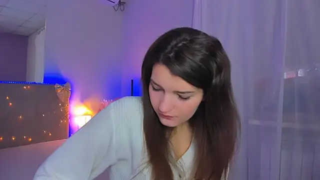 Laura Leee online show from March 13, 2026, 6:20 am