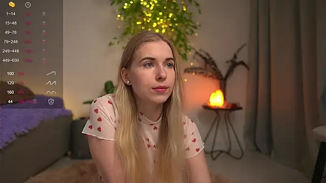 Snapshot of lorrie_love_story chatting on December 10, 2024, 2:17 pm lorrie love story online show from December 10, 2024, 2:17 pm