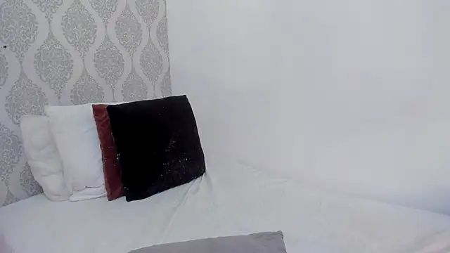 martina rivera  online show from October 3, 2025, 12:13 pm